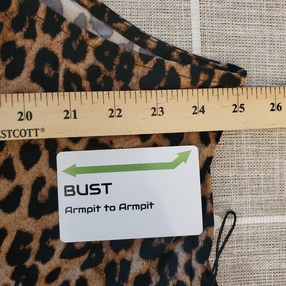 Torrid Size 5 Studio Knit Surplice Leopard Print Black Romper - Picture 14 of 14